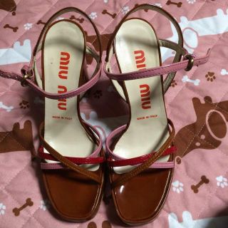 ミュウミュウ(miumiu)のMIUMIUサンダル351/2(サンダル)