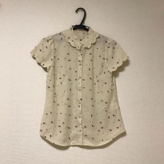 ダズリン(dazzlin)の【美品】ダズリン小花柄ブラウス(シャツ/ブラウス(半袖/袖なし))