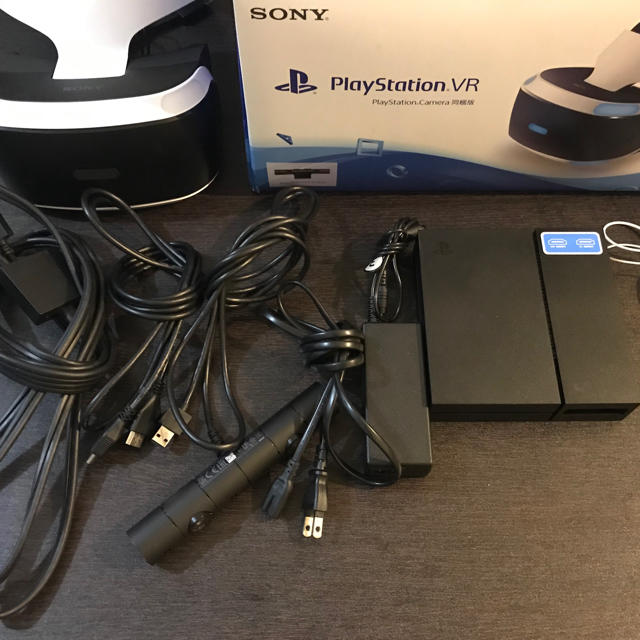 PlayStation VR(プレイステーションヴィーアール)のps vr 本体 エンタメ/ホビーのゲームソフト/ゲーム機本体(家庭用ゲーム機本体)の商品写真