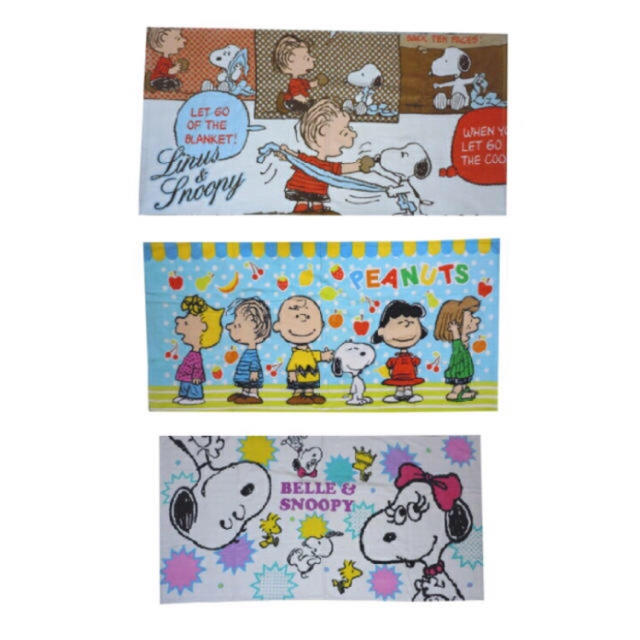 SNOOPY(スヌーピー)のかおぽん様専用   スヌーピー  バスタオル エンタメ/ホビーのアニメグッズ(タオル)の商品写真