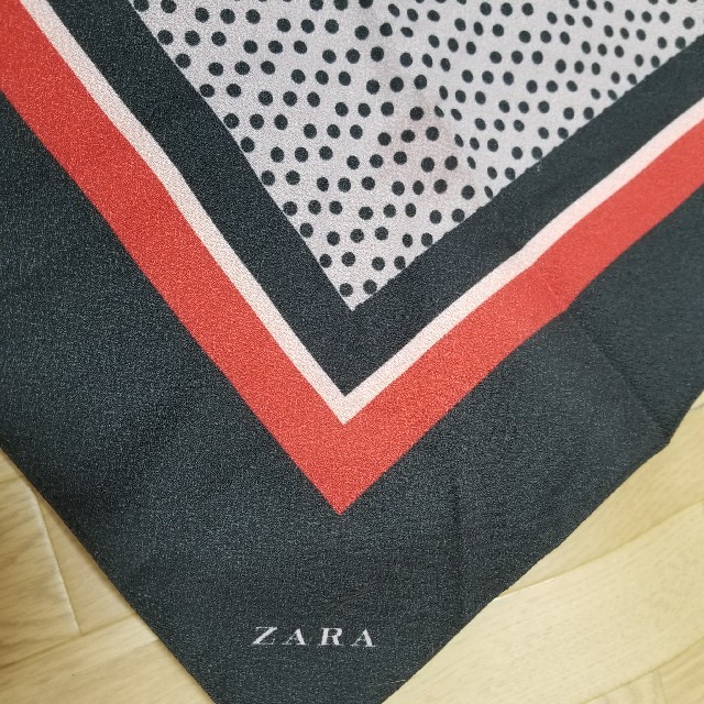 ZARA(ザラ)のZARAノベルティスカーフ レディースのファッション小物(バンダナ/スカーフ)の商品写真