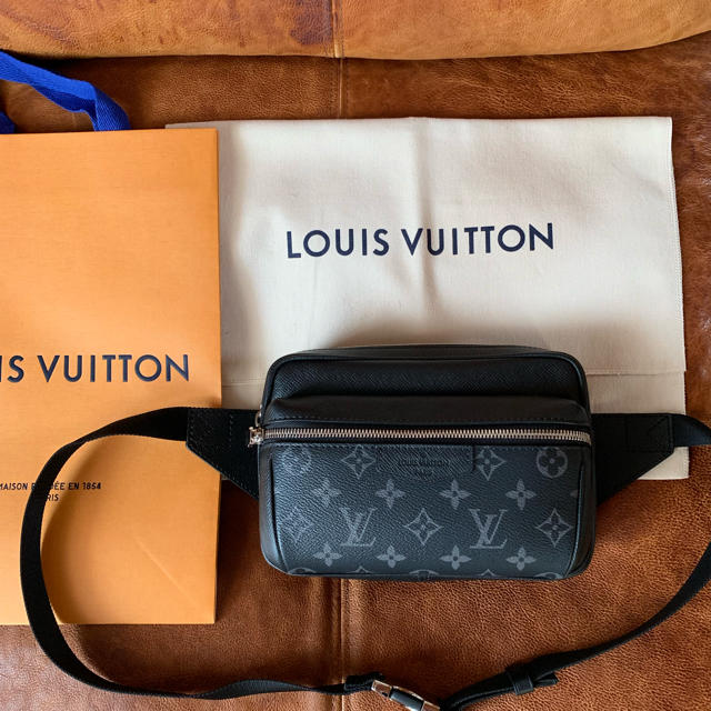 LOUIS VUITTON(ルイヴィトン)のルイヴィトン  バムバッグ・アウトドア メンズのバッグ(ボディーバッグ)の商品写真