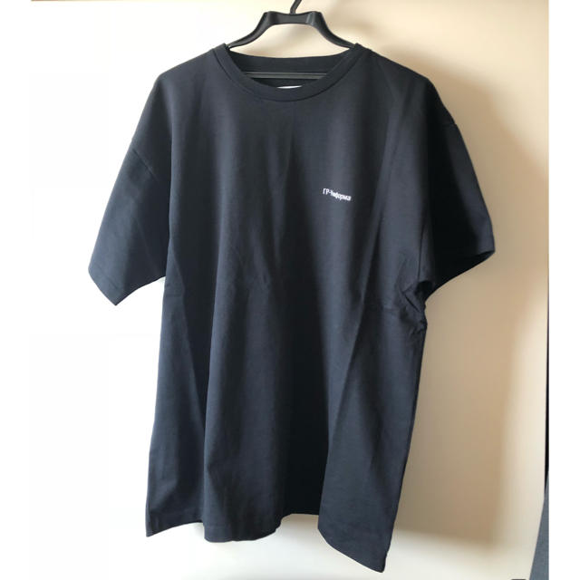 COMME des GARCONS(コムデギャルソン)の新品未使用 gr-uniforma tシャツ XLサイズ 黒 メンズのトップス(Tシャツ/カットソー(半袖/袖なし))の商品写真