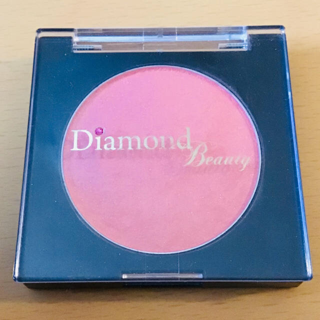 Diamond Beauty(ダイヤモンドビューティー)のダイヤモンドビューティ ブラッシュ No7 (スウィートピーチ) チークカラー コスメ/美容のベースメイク/化粧品(チーク)の商品写真