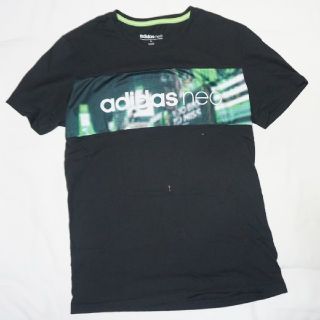 アディダス(adidas)のadidas Tシャツ(Tシャツ(半袖/袖なし))