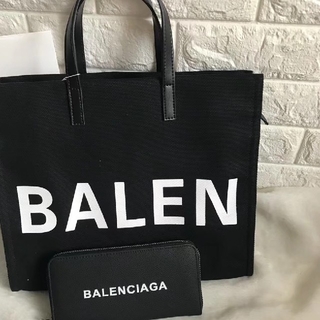 バレンシアガ トートバッグ(レディース)の通販 1,000点以上 | Balenciagaのレディースを買うならラクマ
