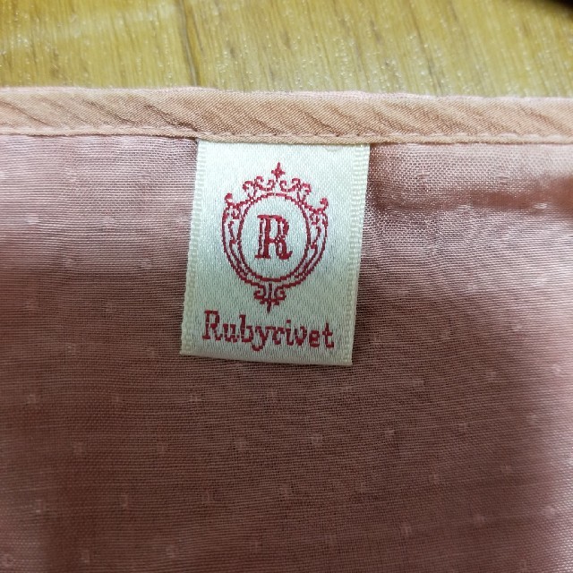 Rubyrivet(ルビーリベット)の【値下げ】Rubyrivet ピンクリボンブラウス レディースのトップス(シャツ/ブラウス(半袖/袖なし))の商品写真