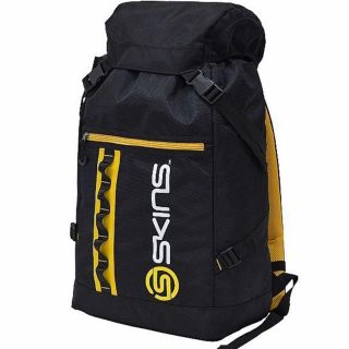 スキンズ(SKINS)の【新品】skins バックパック 大容量(バッグパック/リュック)