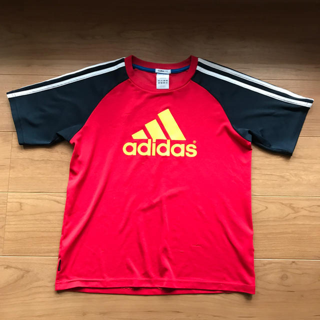 adidas(アディダス)の Tシャツ キッズ/ベビー/マタニティのキッズ服男の子用(90cm~)(その他)の商品写真