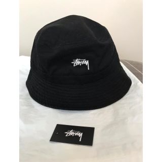 ステューシー(STUSSY)のstussy ストゥーシー 帽子 バケットハット 黒 新品未使用 タグ付き(ハット)