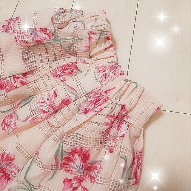 EMSEXCITE(エムズエキサイト)のピンク 花柄 スカート .+*:ﾟ+｡.✩ レディースのスカート(ひざ丈スカート)の商品写真