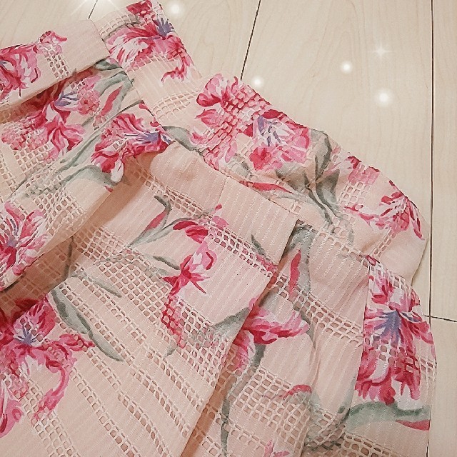 EMSEXCITE(エムズエキサイト)のピンク 花柄 スカート .+*:ﾟ+｡.✩ レディースのスカート(ひざ丈スカート)の商品写真