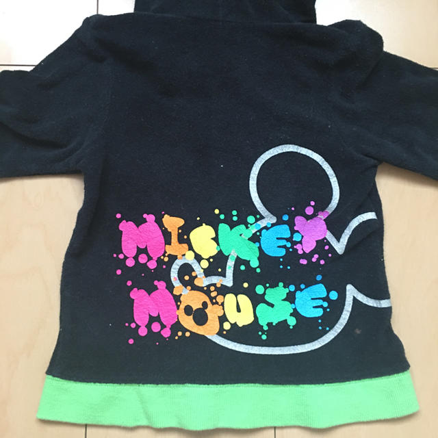 Disney(ディズニー)の90 ミッキー パーカー キッズ/ベビー/マタニティのキッズ服男の子用(90cm~)(ジャケット/上着)の商品写真