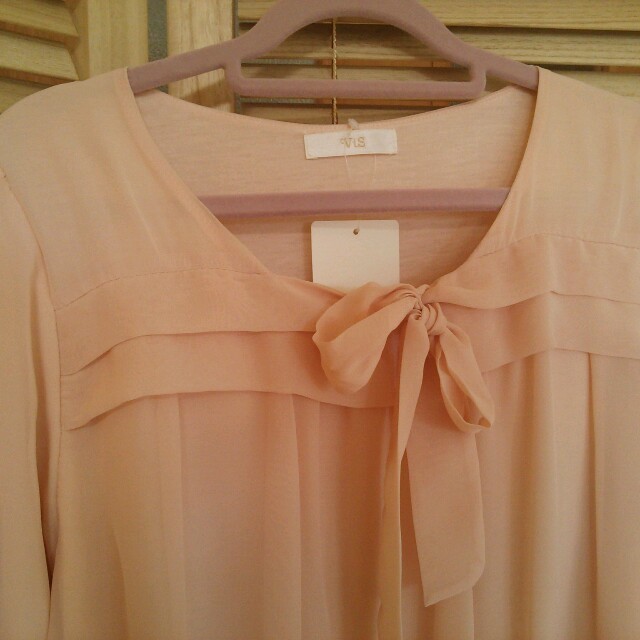 ViS(ヴィス)の新品♡ピンクのリボン付長袖ブラウス レディースのトップス(シャツ/ブラウス(長袖/七分))の商品写真