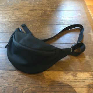 ワンエルディーケーセレクト(1LDK SELECT)のuniversal products waist bag ボディバック(ウエストポーチ)