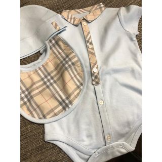 バーバリー(BURBERRY)の［新品］バーバリー ロンパース&スタイ&ぼうしセット(ロンパース)