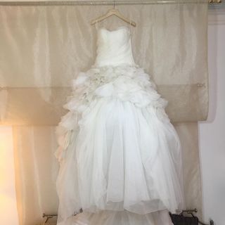 Vera Wang(ウェディングドレス)のフリマアイテム一覧 Vera Wang(ウェディングドレス)のフリマアイテム一覧