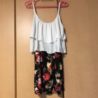 スニップスナップ(Snip Snap)の【超美品】ワンピース ぺプラム風 花柄 カジュアル タイトミニ ドレスワンピ(ミニワンピース)