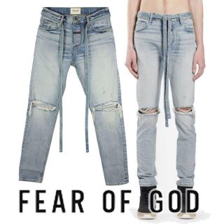 フィアオブゴッド(FEAR OF GOD)の極美品！FEAR OF GOD 6th ベルテッド スリム デニム パンツ(デニム/ジーンズ)