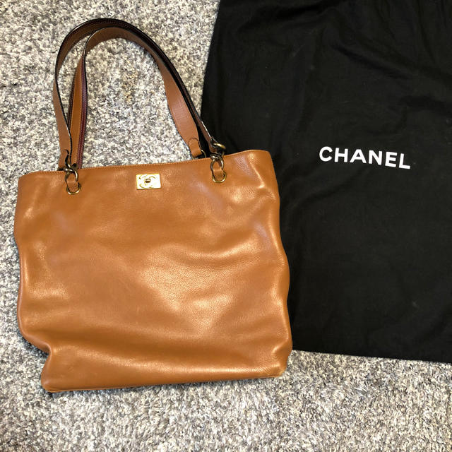 値下げ　正規品 シャネル CHANEL チェーントートバッグ