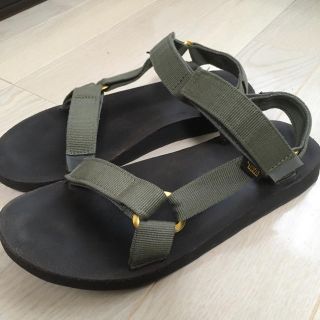 テバ(Teva)のTeva ゴールドストラップサンダル(サンダル)