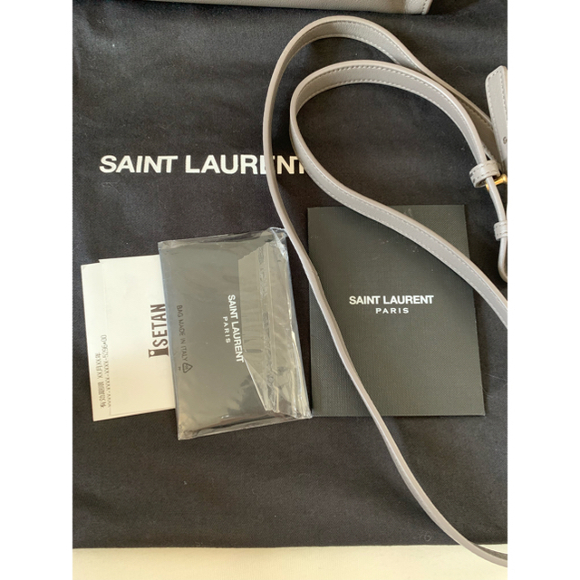 Saint Laurent(サンローラン)のベイビー カバス  サンローラン 美品 正規品  大幅値下げ レディースのバッグ(ハンドバッグ)の商品写真