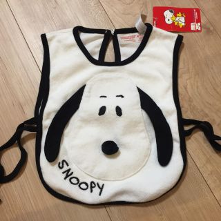 スヌーピー(SNOOPY)のスタイ ベスト 70cm ベビー キッズ タグ付き 未使用 アウトレット(ベビースタイ/よだれかけ)