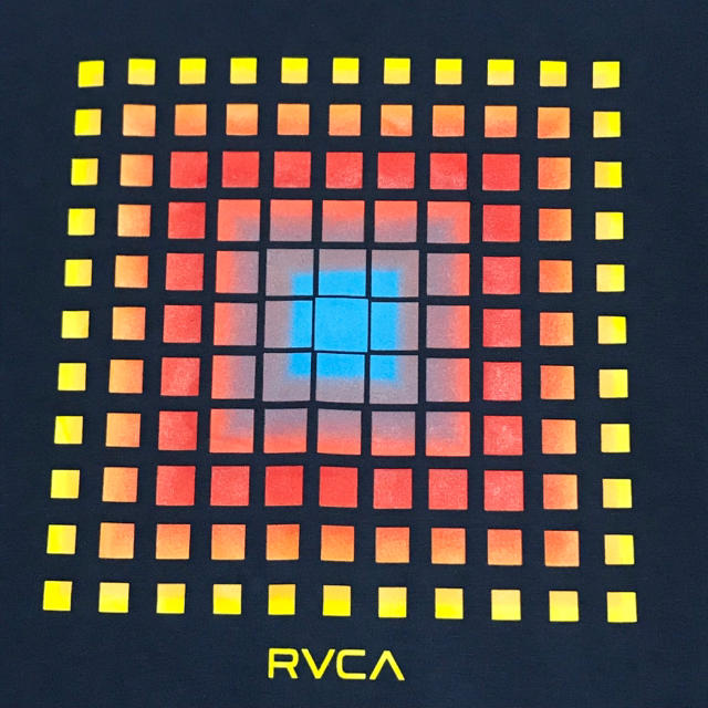 RVCA(ルーカ)のL相当 新品 RVCA グラフィック Tシャツ 紺 メンズ ルーカ ワンポイント メンズのトップス(Tシャツ/カットソー(半袖/袖なし))の商品写真