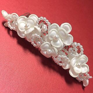 【美品】パール＆小花のティアラ風コーム(ヘアピン)
