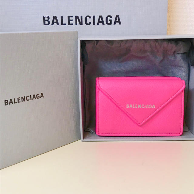 Balenciaga(バレンシアガ)の【新品】希少 バレンシアガ ペーパーミニウォレット ネオンピンク レディースのファッション小物(財布)の商品写真