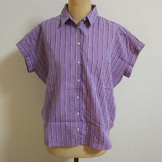 ヴィス(ViS)の台衿付きストライプシャツ(シャツ/ブラウス(半袖/袖なし))