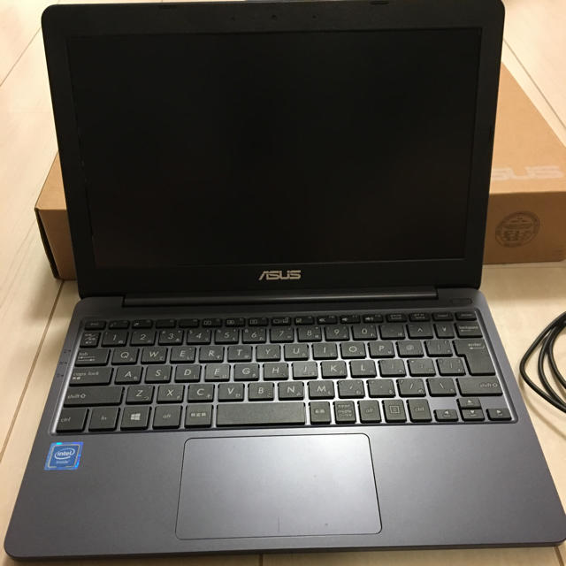 ASUS E203MA-4000G