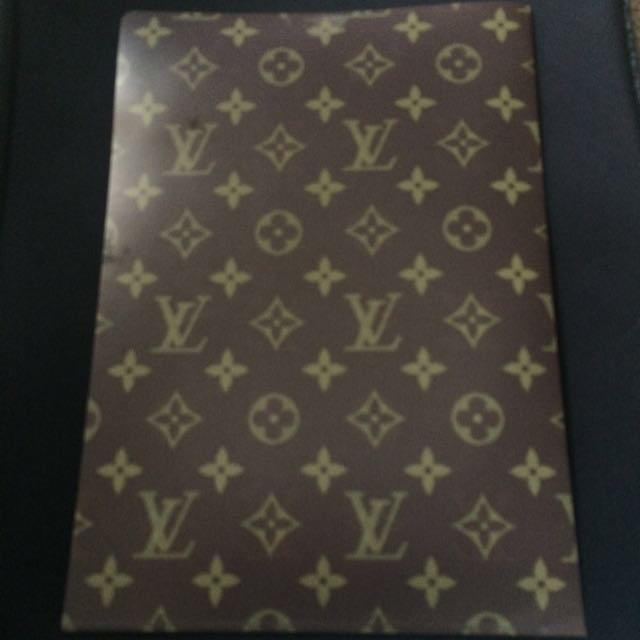 LOUIS VUITTON(ルイヴィトン)のルイヴィトン レアクリアファイル インテリア/住まい/日用品の文房具(その他)の商品写真