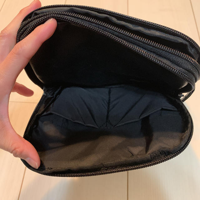 Emporio Armani(エンポリオアルマーニ)のエンポリオアルマーニ  ショルダーバッグ ユニセックス メンズのバッグ(ショルダーバッグ)の商品写真