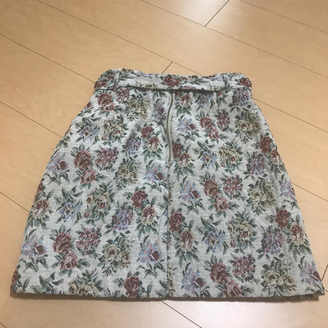 ByeBye(バイバイ)の花柄ミニスカート　結衣様専用 レディースのスカート(ミニスカート)の商品写真