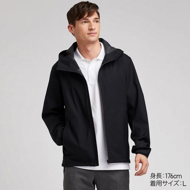 UNIQLO(ユニクロ)のユニクロ ブロックテックパーカー ブラック S 旧ロゴ メンズのジャケット/アウター(マウンテンパーカー)の商品写真