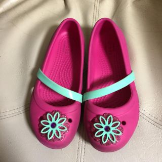 クロックス(crocs)のキッズ女の子クロックスサンダル即買い✖️(サンダル)