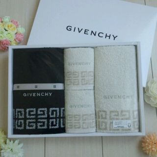 ジバンシィ(GIVENCHY)の♡新品♡GIVENCHY♡タオルセット♡(タオル/バス用品)