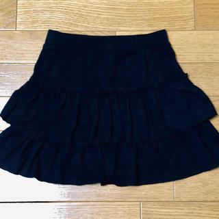 ユニクロ(UNIQLO)のフリルスカート(黒)125〜135cm♪(スカート)