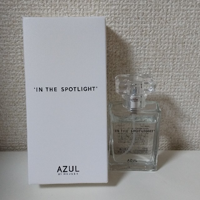 AZUL by moussy(アズールバイマウジー)の１プッシュのみ使用♪アズールバイマウジー♪香水♪インザスポットライト30ml コスメ/美容の香水(香水(女性用))の商品写真