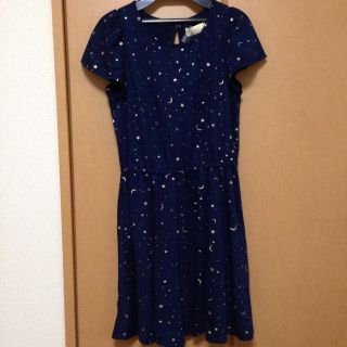 ダブルクローゼット(w closet)のスタープリントワンピース(ひざ丈ワンピース)