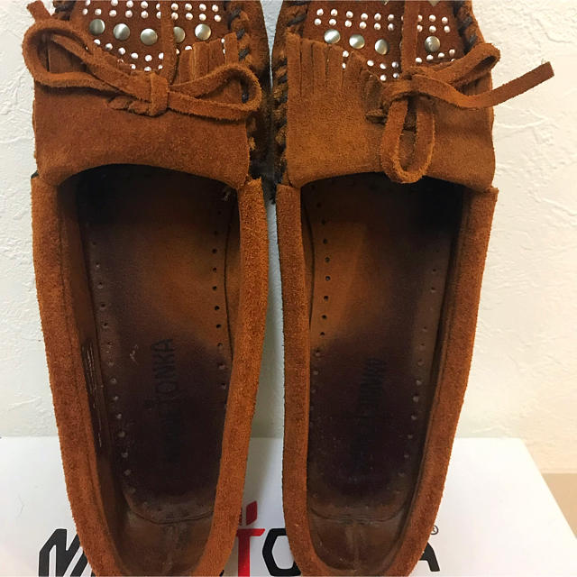 Minnetonka(ミネトンカ)の値下げ⬇️ミネトンカ MINNETONKA モカシン スタッズsize 8 レディースの靴/シューズ(スリッポン/モカシン)の商品写真