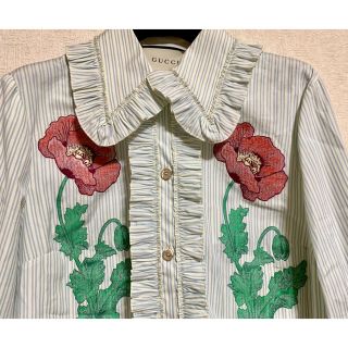 グッチ(Gucci)の★期間限定お値下げ●GUCCIグッチ水色縦縞ポピー柄フリル襟ブラウス40新品(シャツ/ブラウス(長袖/七分))