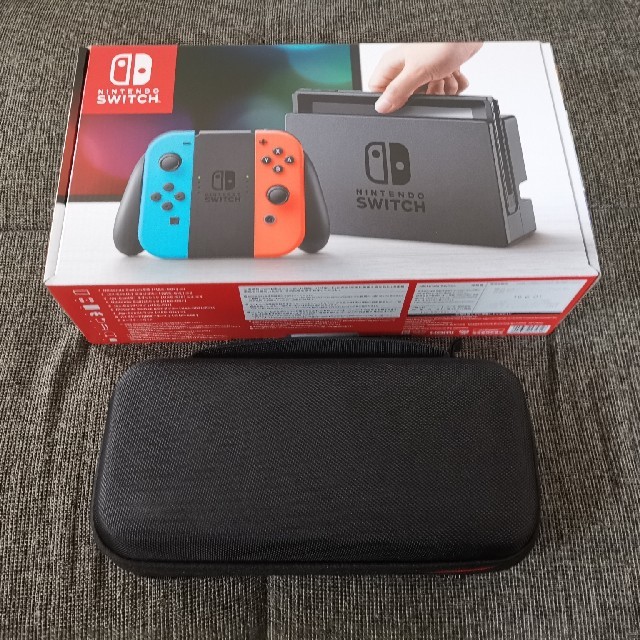 Nintendo Switch(ニンテンドースイッチ)のNintendo Switch　新品未開封　オマケ付き エンタメ/ホビーのゲームソフト/ゲーム機本体(家庭用ゲーム機本体)の商品写真