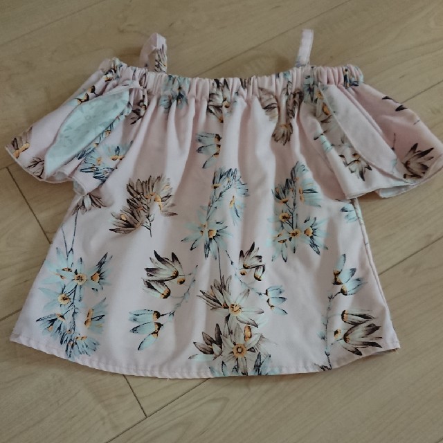 SNIDEL(スナイデル)のオフショルダートップス 花柄 110 キッズ/ベビー/マタニティのキッズ服女の子用(90cm~)(Tシャツ/カットソー)の商品写真