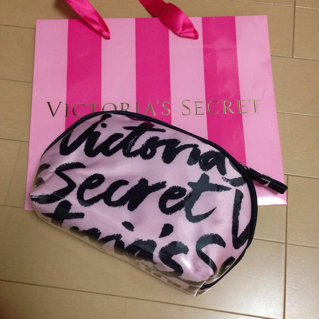 Victoria's Secret(ヴィクトリアズシークレット)の新品♡ヴィクシー♡貝殻型ポーチ レディースのファッション小物(ポーチ)の商品写真