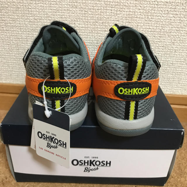 OshKosh(オシュコシュ)の定価3,564 新品タグ付き☆ムーンスター オシュコシュ サンダル 14.5cm キッズ/ベビー/マタニティのベビー靴/シューズ(~14cm)(サンダル)の商品写真