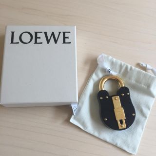 ロエベ(LOEWE)のLOEWE 大き目なキーチャーム濃ネイビー ゴールド ロエベ(チャーム)