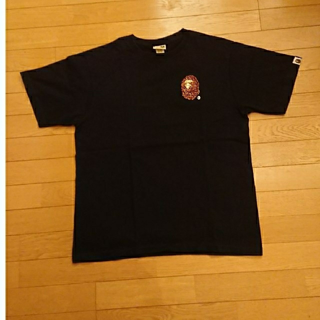 A BATHING APE(アベイシングエイプ)の☆限定品☆胸元スワロフスキー付きです。メンズＸＬ メンズのトップス(Tシャツ/カットソー(半袖/袖なし))の商品写真