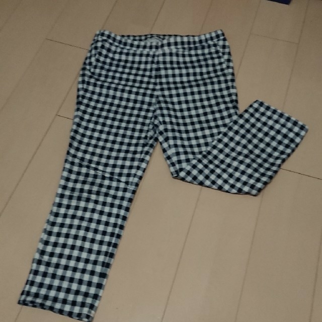 UNIQLO(ユニクロ)のUNIQLO パンツ七分丈 レディースのパンツ(カジュアルパンツ)の商品写真